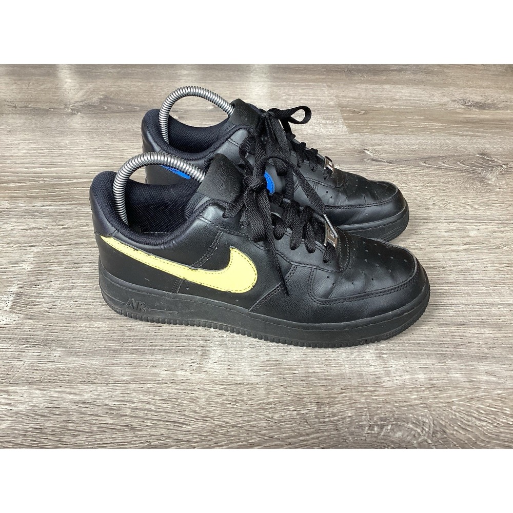 Nike Air Force 1 '07 Low Triple Black Womens Size 8 Athletic Shoes Sneakers